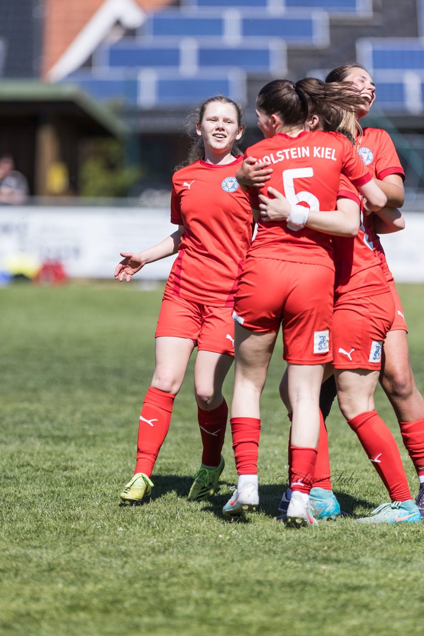 Bild 300 - F TSV Zarpen - Holstein Kiel II : Ergebnis: 2:6